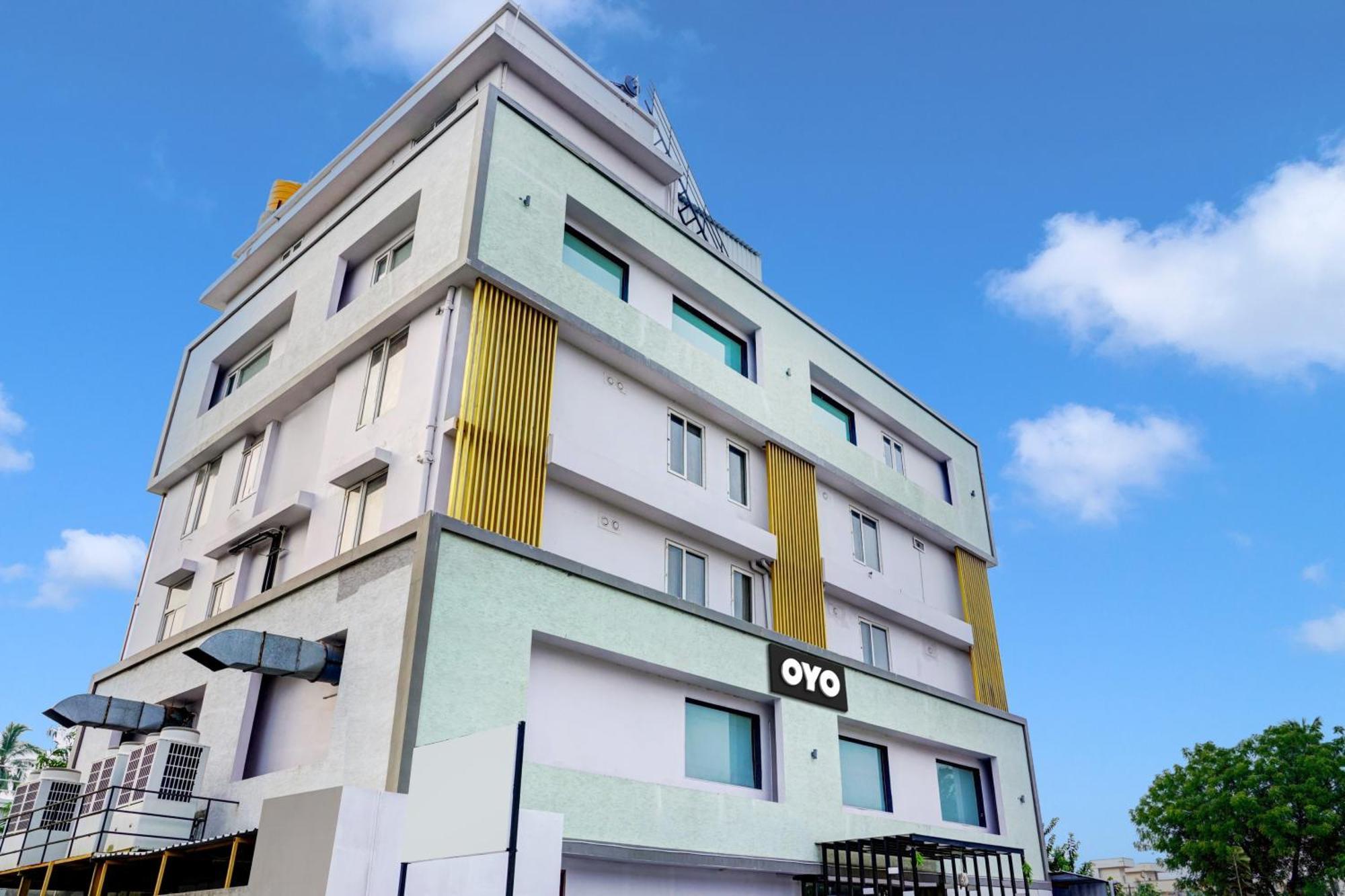 Super Townhouse Dev'S Inn By Cj Gunadala Экстерьер фото